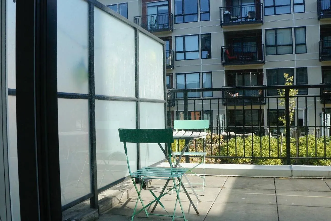 Elegant 1-Bed Condo In Chinatown Victoria